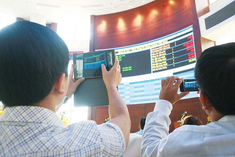 Nếu cứ “đi tắt đón đầu” động thái của ETF, sẽ dễ nhận thêm những “quả đắng”  - Ảnh: Lê Toàn
