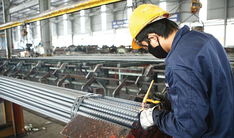 Các doanh nghiệp sản xuất thép trong nước đang đối mặt với áp lực cạnh tranh lớn từ thép nhập khẩu.
Ảnh:Hoài Nam