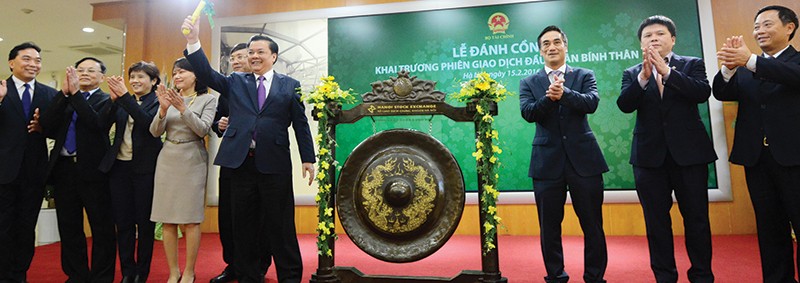 Nhà quản lý và các thành viên thị trường thể hiện 
sự lạc quan về triển vọng của TTCK năm nay
