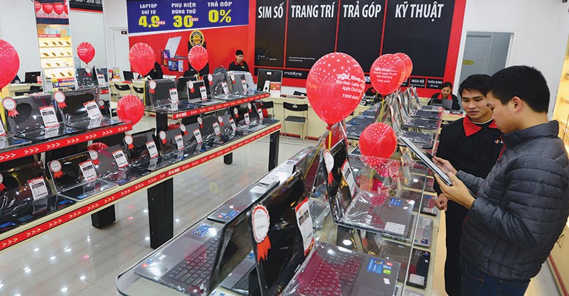 Năm 2015, xét về doanh thu của FPT, mảng phân phối - bán lẻ tiếp tục đứng đầu
