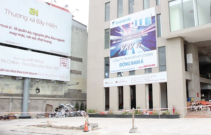 Dự án Bảy Hiền Tower dù chưa thi công xong nhưng vẫn cho người dân vào sinh sống - Ảnh: Gia Huy