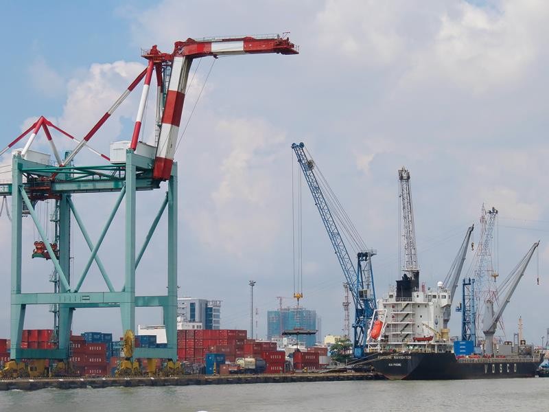 Nhập siêu tăng từng ngày 