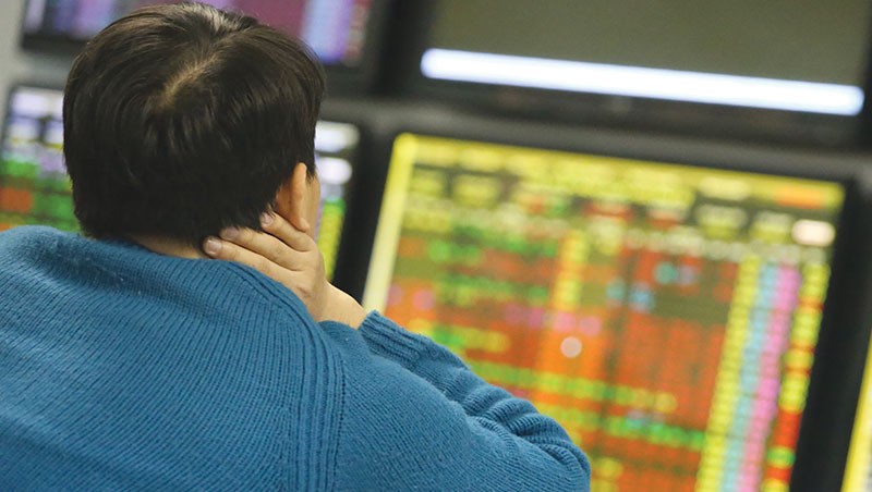 Một số liệu thống kê cho thấy, mỗi năm, tỷ lệ 
doanh nghiệp niêm yết có điều chỉnh số liệu 
tài chính sau kiểm toán lên đến 60-70%