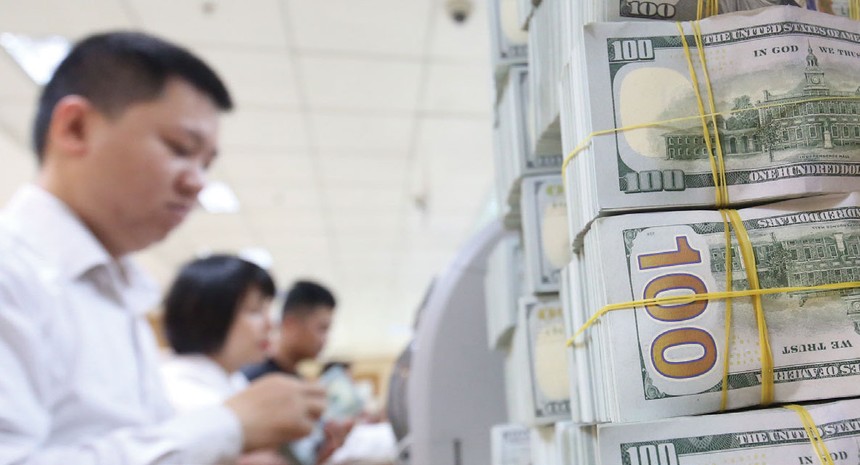 Từ giữa tháng 4 đến nay, tỷ giá trung tâm được điều chỉnh tăng tới 47 đồng/USD 
