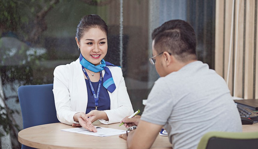 Lãi từ kinh doanh dịch vụ đóng góp ngày một lớn vào lợi nhuận chung của các ngân hàng 
