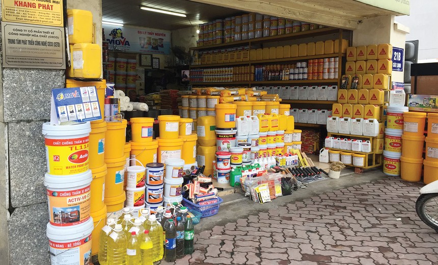 Cảnh vắng vẻ tại các cửa hàng vật liệu xây dựng dù hiện đã bước sang nửa sau của quý IV.Ảnh: Kim Đức