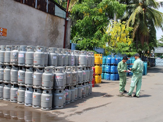 Từ ngày 1.4, giá gas bán lẻ tăng 7.000 đồng/bình 12 kg và lần thứ 4 liên tiếp giá gas tăng kể từ đầu năm 2019.
ẢNH: HOÀNG VIỆT