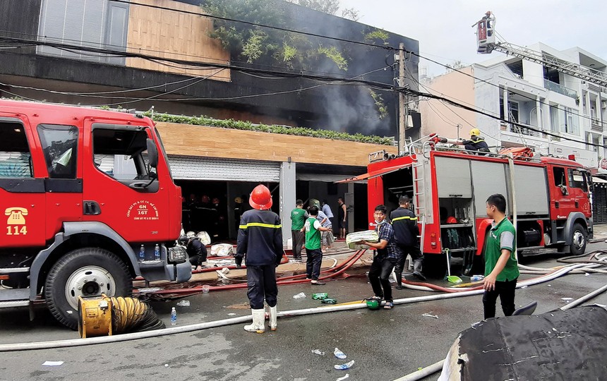 Hiện trường một vụ cháy tại cơ sở kinh doanh 
tại  TP.HCM.