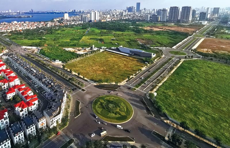 Thủ tướng đã yêu cầu đẩy mạnh giải ngân vốn đầu tư công, làm sao đạt mức cao nhất trong tháng 12 này. Trong ảnh: Đường Nguyễn Văn Huyên (Hà Nội) kéo dài vừa được đưa vào sử dụng. Ảnh: Đức Thanh