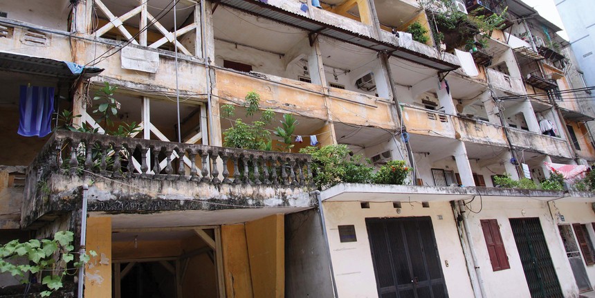 Trên địa bàn Hà Nội hiện có rất nhiều 
khu chung cư cũ xuống cấp nghiêm trọng