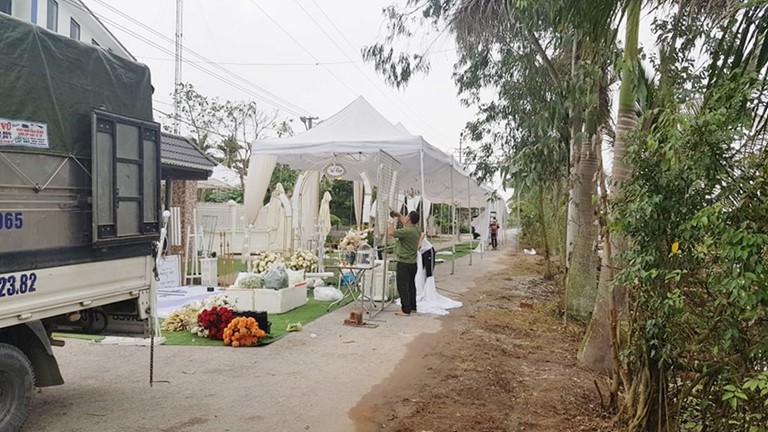 Để phòng Covid-19, một đám cưới tại quận Long Biên quyết định không mời khách người Anh là bạn của chú rể