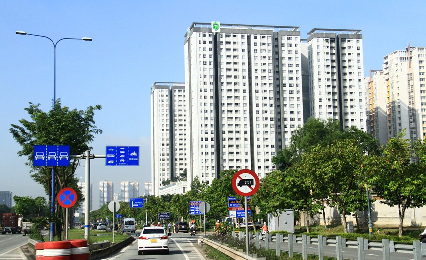 Nguồn cung nhà ở tại TP.HCM đang suy giảm nghiêm trọng do vướng pháp lý. Ảnh: Bình Minh.