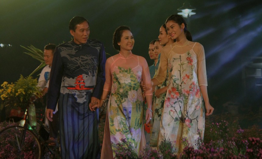 Lễ hội áo dài tại Hoàng Thành Thăng Long. Ảnh: Bình Minh.