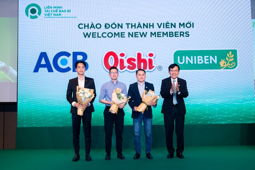 ACB trở thành ngân hàng đầu tiên tham gia Liên minh Tái chế Bao bì Việt Nam.