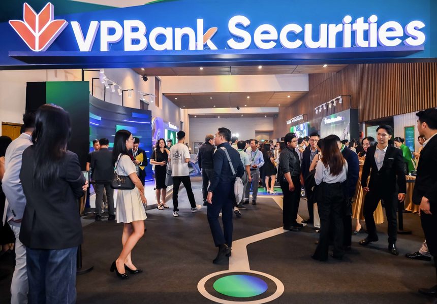 Tiết lộ 2 nền tảng cho “bé Gióng 3 tuổi” VPBankS tăng trưởng nhanh sau IPO từ Tổng giám đốc VPBank Nguyễn Đức Vinh