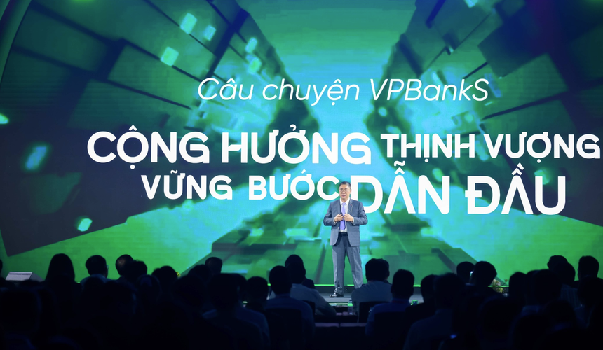 Ông Vũ Hữu Điền, Tổng giám đốc VPBankS tư vấn lựa chọn mua VPBankS hay VPB