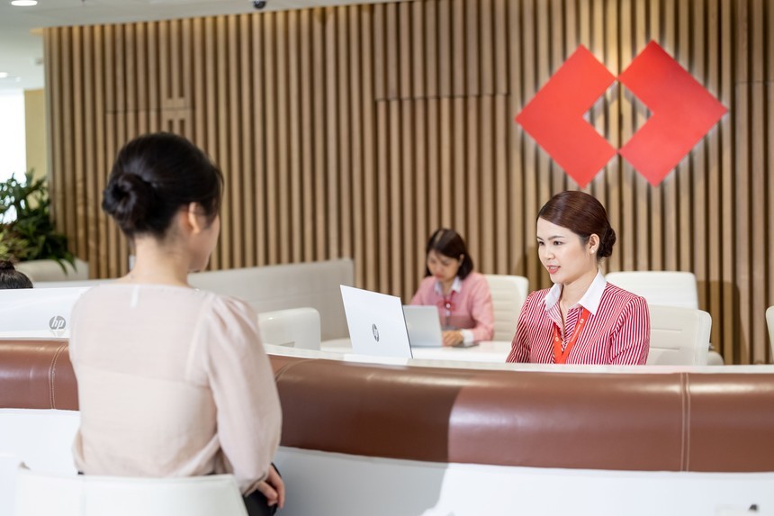 Techcombank (TCB) dự kiến lợi nhuận 35.000-37.500 tỷ đồng, không chia cổ tức trong 2026