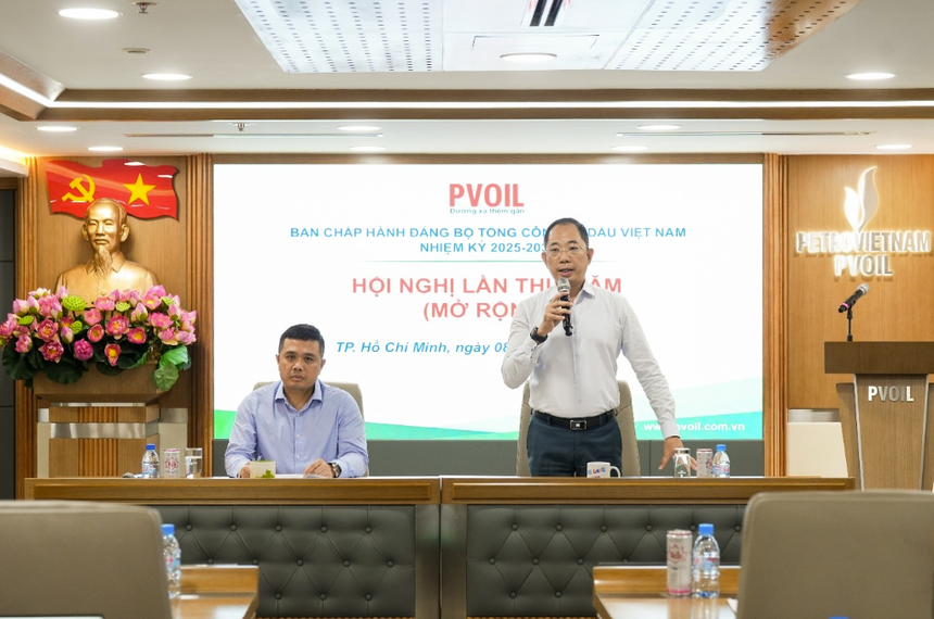 Ông Cao Hoài Dương - Bí thư Đảng ủy, Chủ tịch HĐQT PVOIL chỉ đạo tại Hội nghị