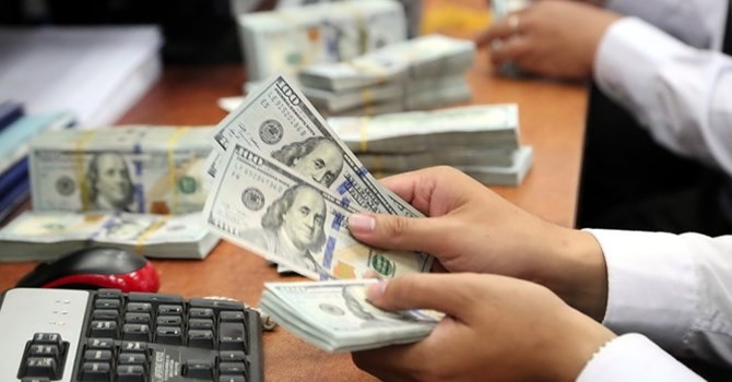 Tỷ giá trung tâm ngày 26/4 tiếp tục tăng 5 đồng/USD, giá vàng tăng nhẹ