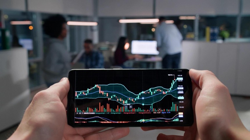 Phiên giao dịch sáng 7/5: Bất động sản và điện tỏa sáng, VN-Index duy trì đà tăng 