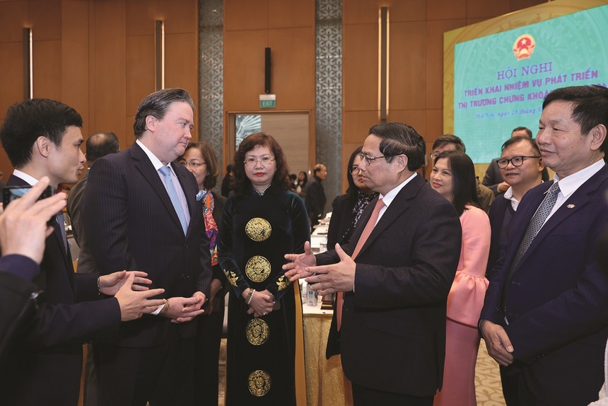 Thủ tướng Chính phủ Phạm Minh Chính dự Hội nghị ngành chứng khoán đầu năm 2024 với những chỉ đạo rất cụ thể, quyết liệt về lộ trình nâng hạng thị trường.