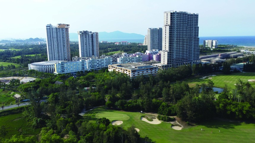 Dự án Cocobay hoành tráng ngày nào giờ hoang vắng, tiêu điều. Ảnh: Hoàng Anh.