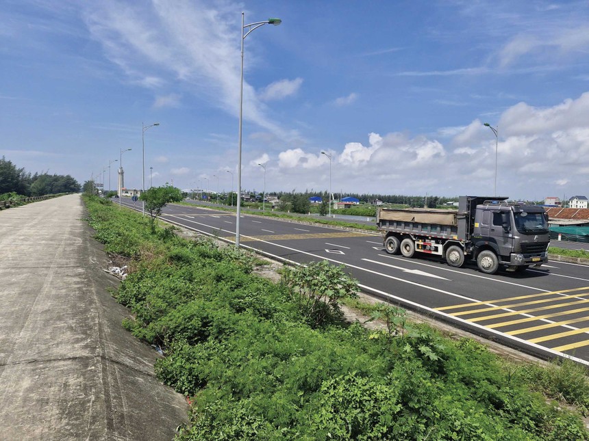 Nhiều công trình hạ tầng mới được triển khai trên cả nước. Ảnh: Việt Dương.