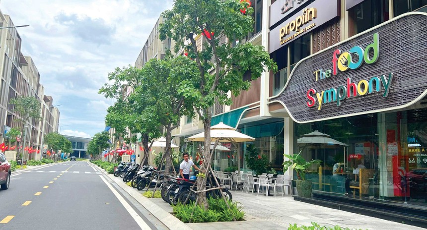 Dãy nhà phố ở Global City của Masterise Home, giá cao nhưng vẫn hút khách. Ảnh: Lê Toàn.