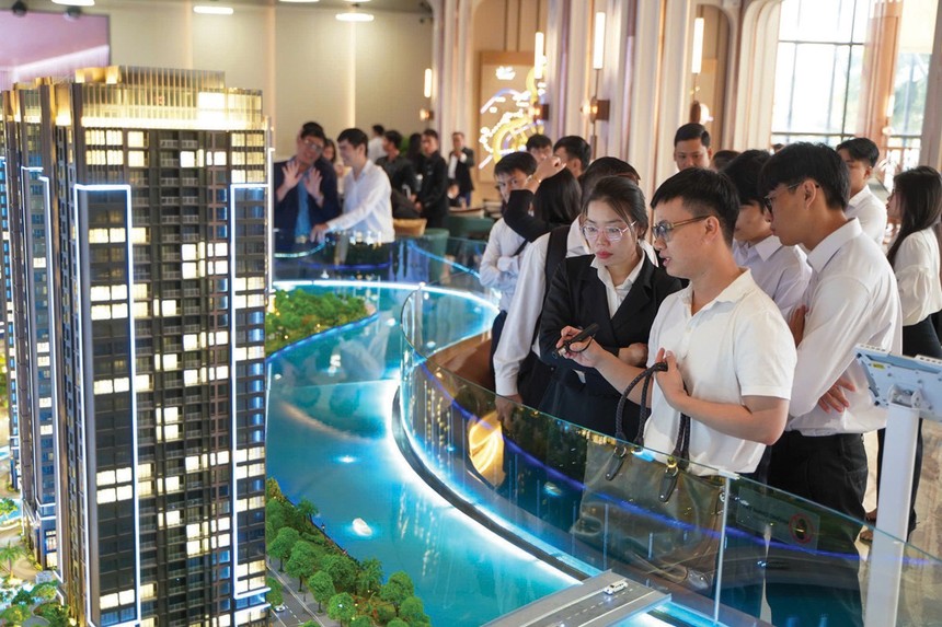 “Giấc mơ an cư” chưa bao giờ dễ dàng với người trẻ. Ảnh: Lê Toàn.