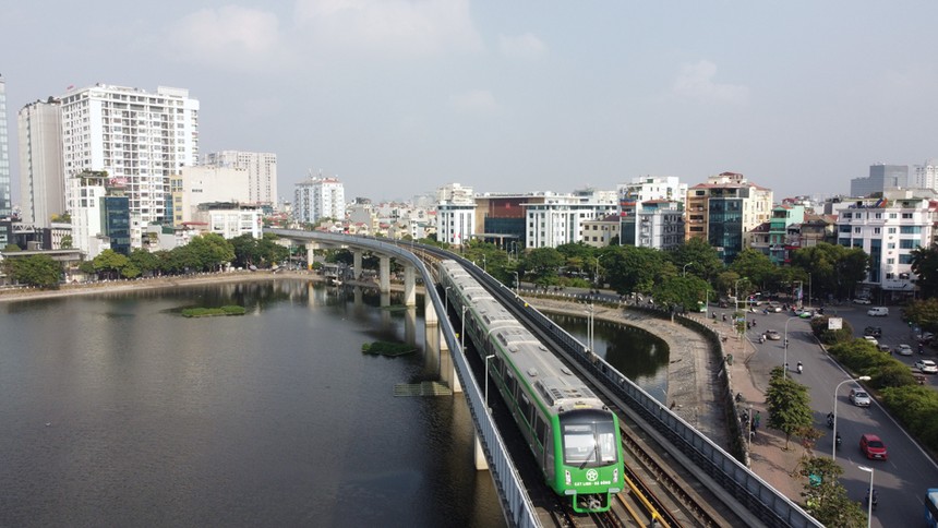 Tuyến metro Cát Linh - Hà Đông đoạn trên cao Nhổn - ga Hà Nội. Ảnh: Dũng Minh.