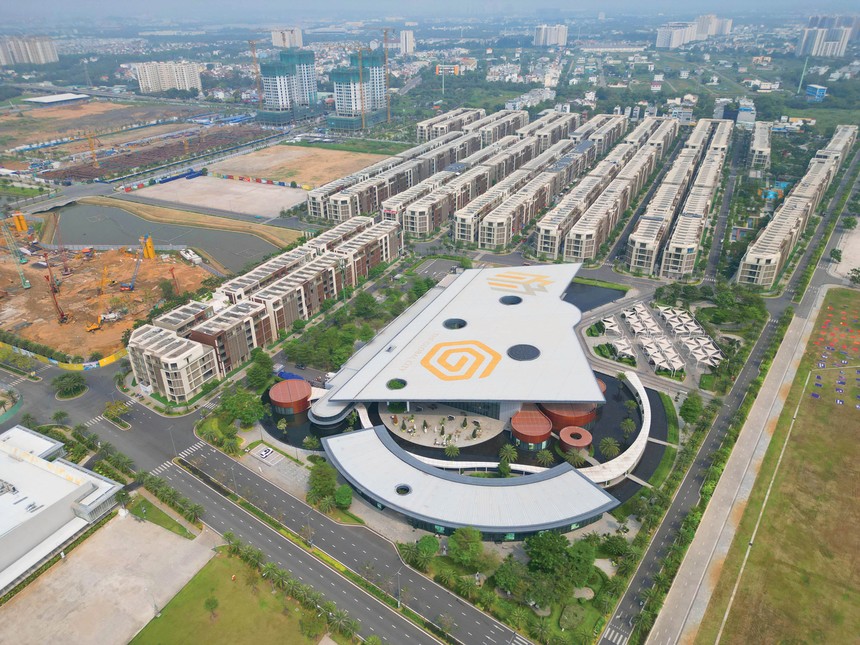 Thanh khoản thị trường chậm lại, nhưng giá nhà vẫn âm thầm đi lên. Ảnh: Lê Toàn.