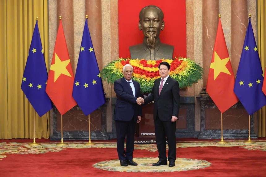 Chủ tịch nước Lương Cường đón Chủ tịch Hội đồng châu Âu António Costa. Ảnh: Đức Thanh.