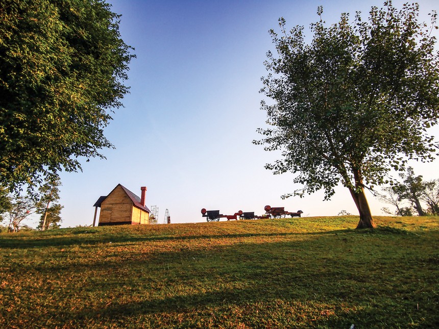 Một căn nhà gỗ đơn sơ đôi khi còn để lại ấn tượng sâu đậm hơn cả một căn biệt thự đầy đủ tiện nghi.