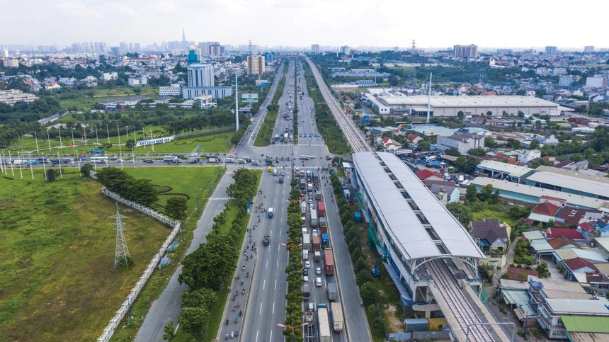 Tuyến metro số 1 Bến Thành - Suối Tiên. Ảnh: Lê Toàn.