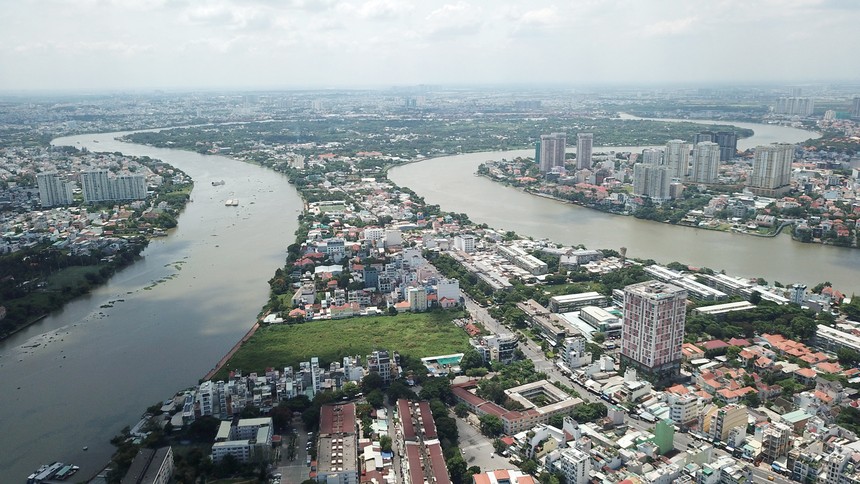Việc tái khởi động các dự án “treo” không chỉ làm thay đổi diện mạo đô thị, mà còn góp phần gia tăng nguồn cung, đáp ứng nhu cầu nhà ở đang thiếu hụt. Ảnh: Lê Toàn.