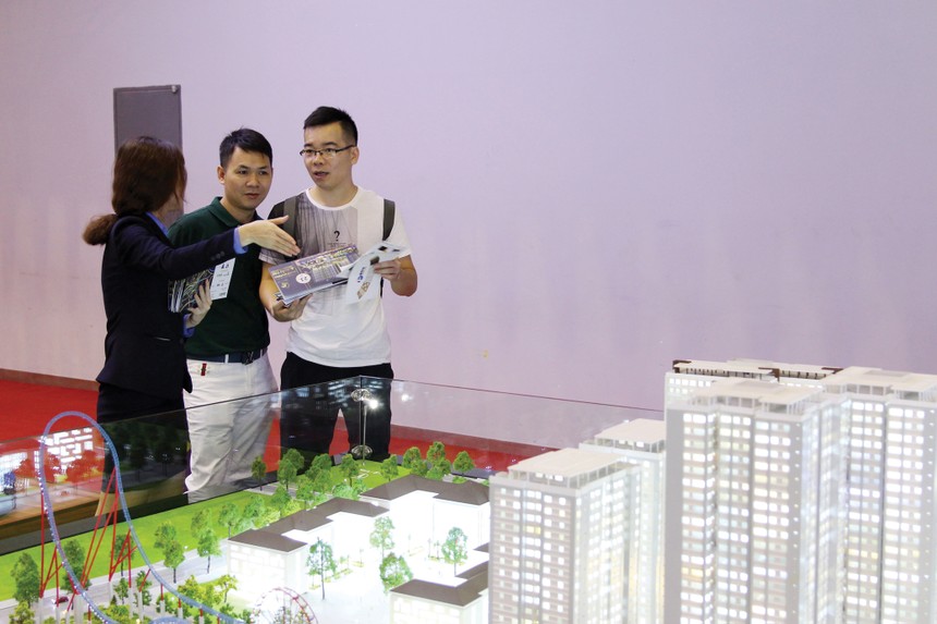 Người mua căn hộ quan tâm đến thời gian còn có thể sử dụng, khả năng giữ giá và tích lũy giá trị trong dài hạn. Ảnh: Việt Dũng.