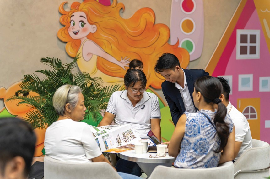 Người mua nhà tính toán kỹ hơn bài toán sử dụng và dòng tiền trong quá trình sở hữu. Ảnh: Việt Dũng.