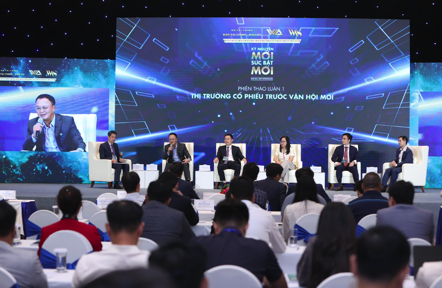 Toàn cảnh Phiên thảo luận 1: Thị trường cổ phiếu trước vận hội mới. Ảnh: Đức Thanh