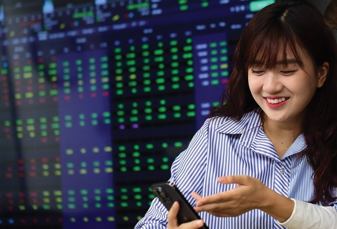 VN-Index điều chỉnh trong tháng 10, lợi nhuận các quỹ mở biến động ra sao?