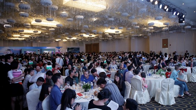 Gần 400 sản phẩm phố thương mại Queen Pearl có chủ trong ngày mở bán