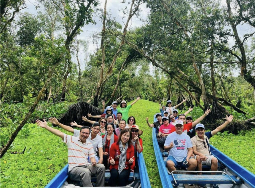 Chào thiên cảnh Trà Sư - điểm đến du lịch hấp dẫn.