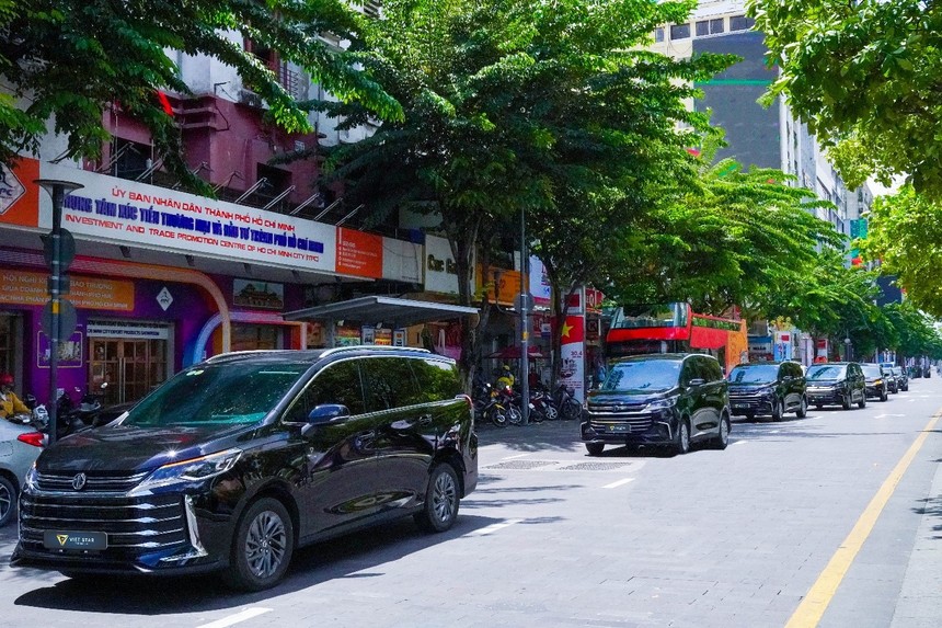 Vietstar là đơn vị tiên phong trong việc đầu tư dàn xe G50 để phục vụ cho thuê xe doanh nghiệp