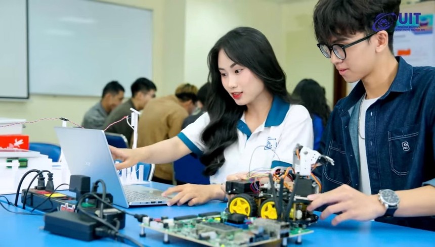 Niềm say mê khoa học công nghệ đã đưa Trần Thị Cẩm Giang đến với nghiên cứu ngay từ khi còn trên ghế nhà trường. (Ảnh NVCC).