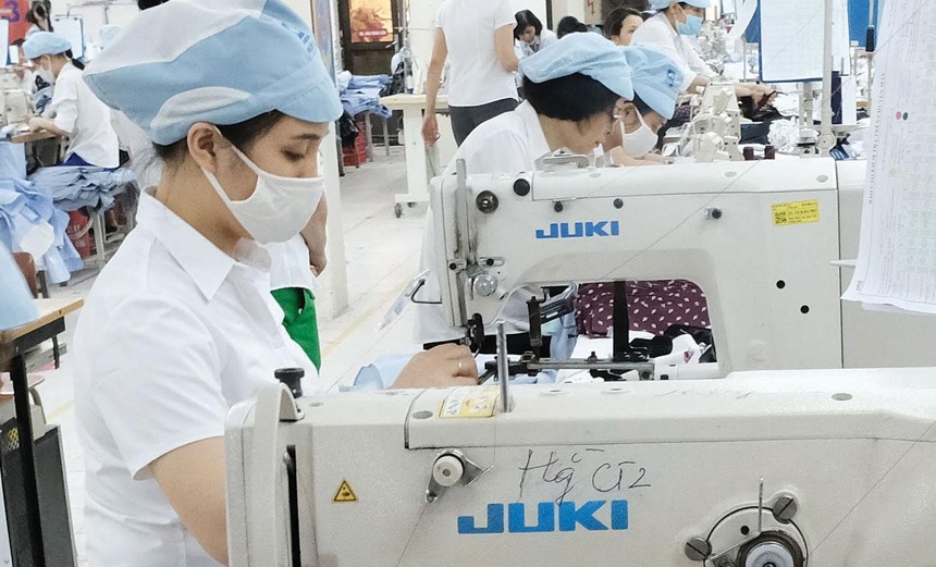 Nhiều doanh nghiệp dệt may đã có đơn hàng tới hết năm 2021.