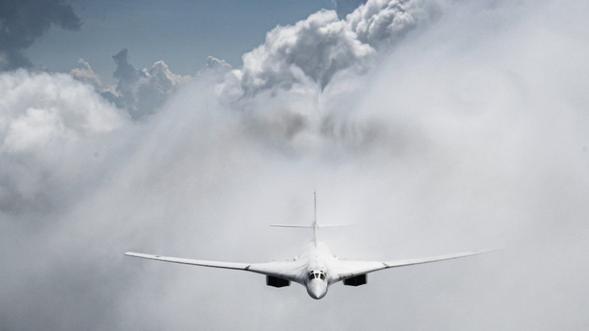 Máy bay ném bom chiến lược Tu-160. Ảnh: Sputnik.
