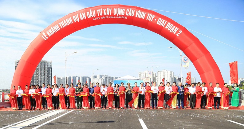 Sáng ngày 30/8, UBND TP Hà Nội tổ chức lễ khánh thành Dự án đầu tư xây dựng cầu Vĩnh Tuy giai đoạn 2.