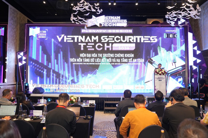 Ông Lê Văn Phương, Phó trưởng ban Ban Công nghệ và Chuyển đổi số (Ủy ban Chứng khoán Nhà nước) phát biểu tại sự kiện