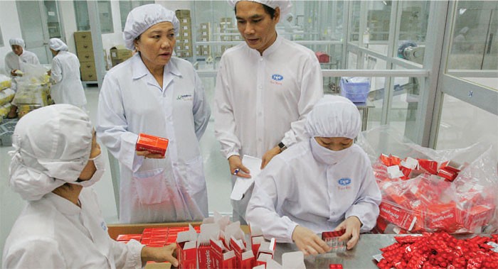 Dược phẩm là một trong những ngành được đánh
giá có triển vọng trong những tháng cuối năm - Ảnh: Hoài Nam