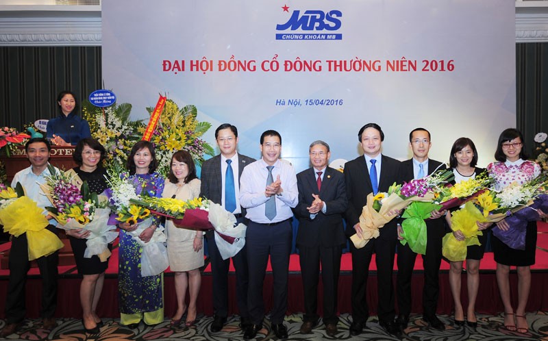 HĐQT và Ban kiểm soát nhiệm kỳ 2013-2017 ra mắt Đại hội