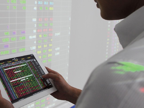 Để chứng khoán Việt ứng phó tốt với “cuồng phong” 